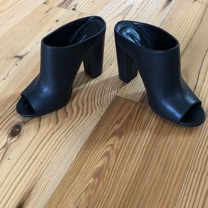FOREVER 21 PEEP TOE MULES